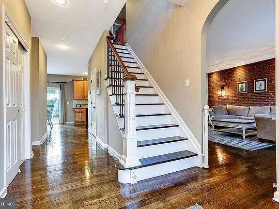3rd image of 79 Friendship Ln