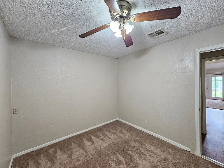 4508 Tanglewood Cir — Photo 25