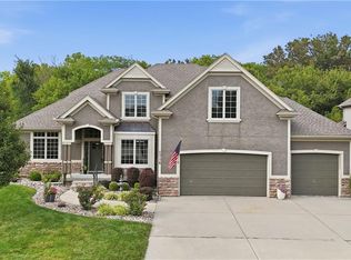 1716 SW Kendall Dr, Lees Summit, MO 64082