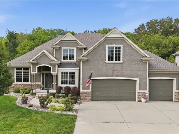 1716 SW Kendall Dr, Lees Summit, MO 64082