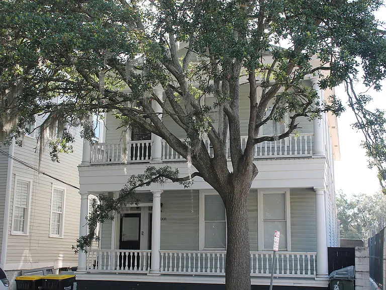 1008 Barnard St — Photo 1