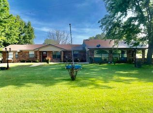 1146 N 4250th Rd, Hugo, OK 74743