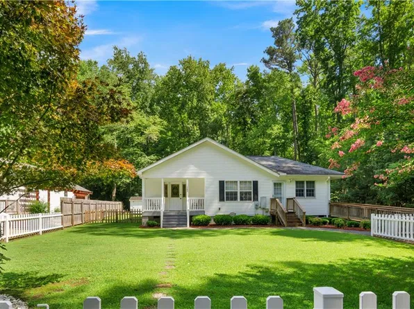 145 Maple Ave, Mathews, VA 23109