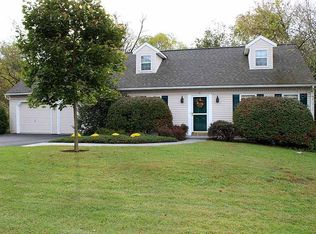 6 Brookwood Dr, Lititz, PA 17543