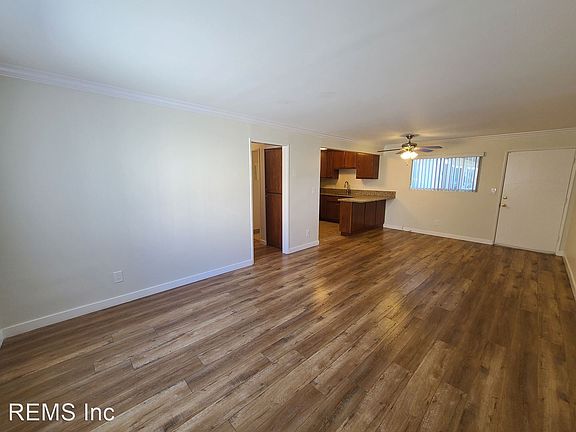 3rd image of 621 N Market St APT 9