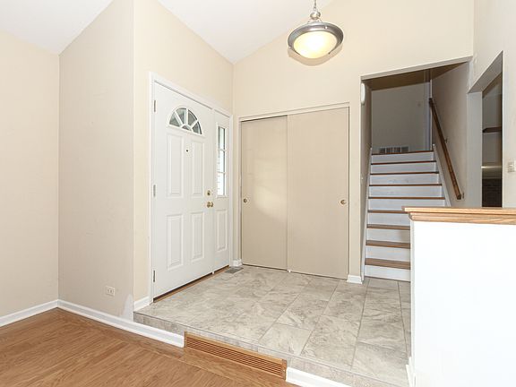 2nd image of 801 Woodbine Cir