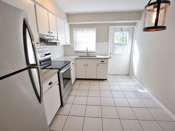 5th image of 1020 Elmwood St Unit 2-C