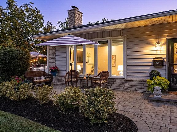 3rd image of 2721 Pine Valley Ln