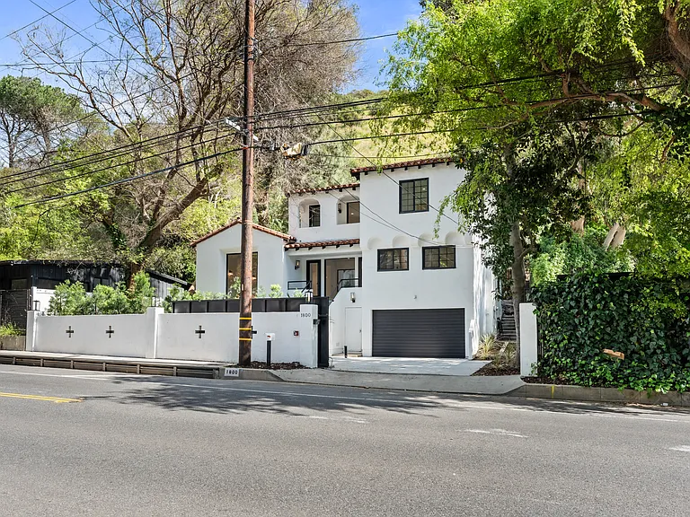 1800 Benedict Canyon Dr — Photo 29