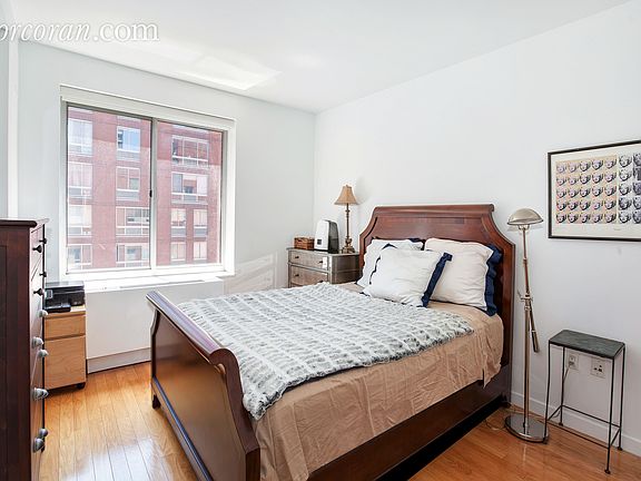 5th image of 555 W 23rd St APT N12h