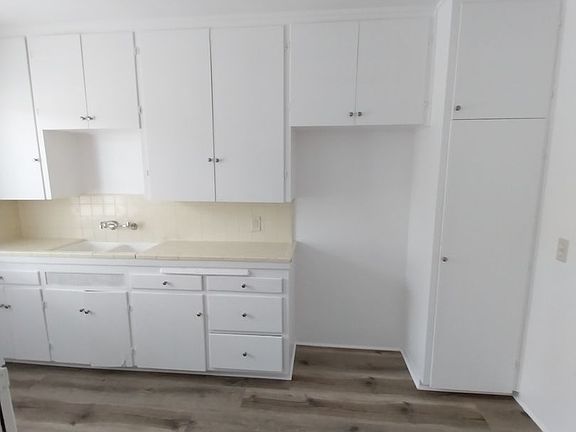 4th image of 2368 Eucalyptus Ave APT 7
