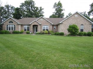 5286 Wild Oak Ln, Smithton, IL 62285