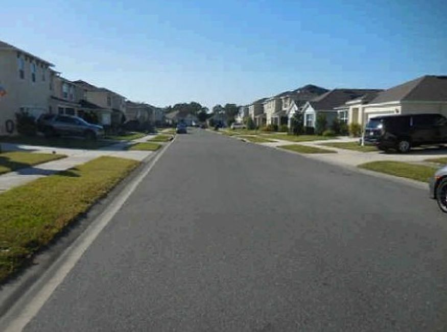 Exterior Neighborhood (street photo)
