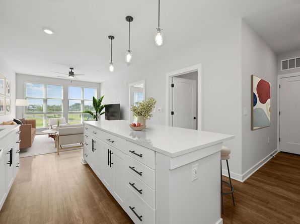 704 W Tremont Ave #3-413