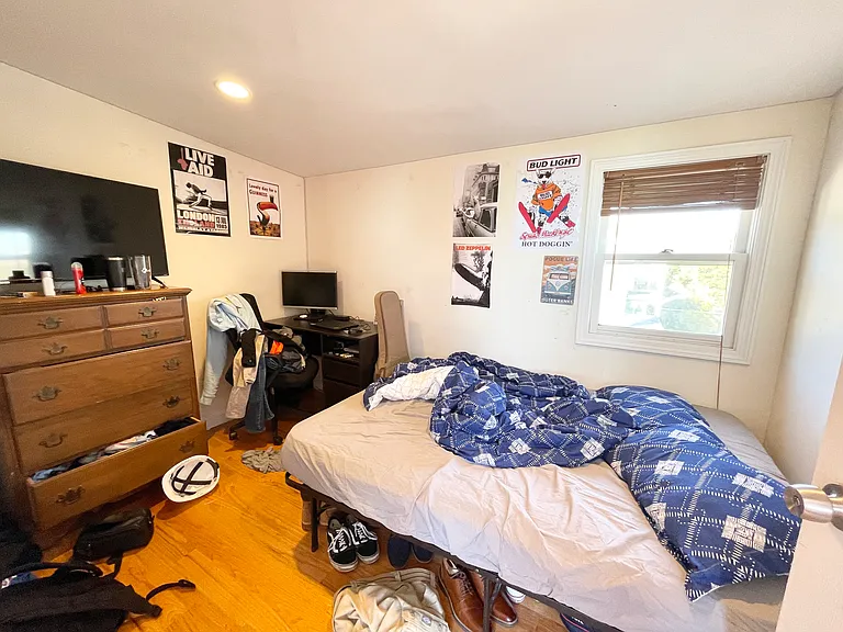 7 Iroquois St #2L — Photo 6