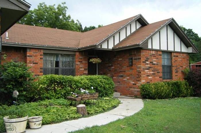 1st image of 251 Hidden Lake Dr