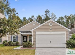 17 Crystal Lake Dr, Savannah, GA 31407