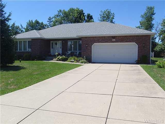 1st image of 14 W Royal Hill Dr