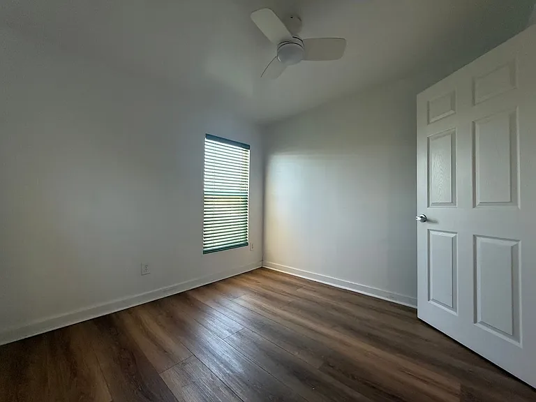 515 Wood St — Photo 6