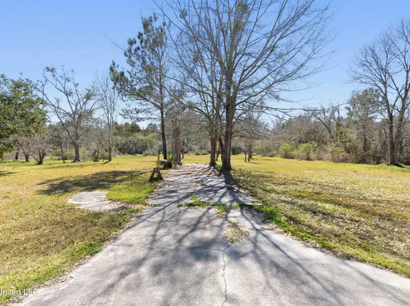 3045 Borries St, Diberville, MS 39540