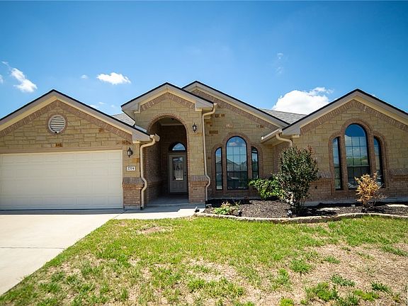 4th image of 2704 Traditions Dr