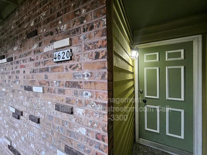 2 bed, 1.0 bath, 700 sqft, $1,495 — Photo 1