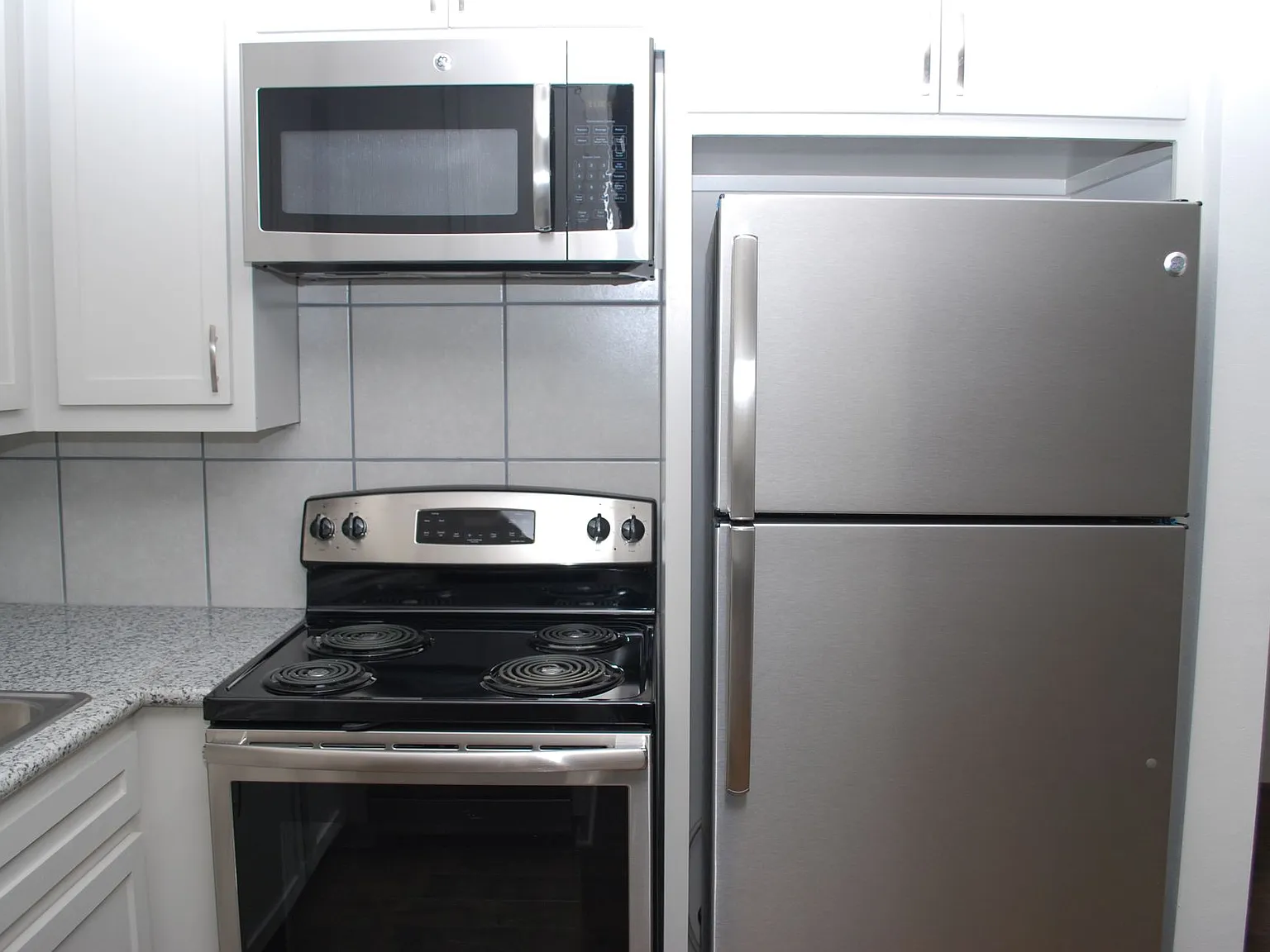 BlueBird Apartments — Photo 4