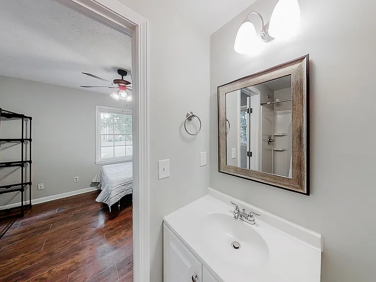 Anderson Dr — Photo 2