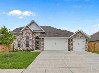 1804 Charles St, Pea Ridge, AR 72751