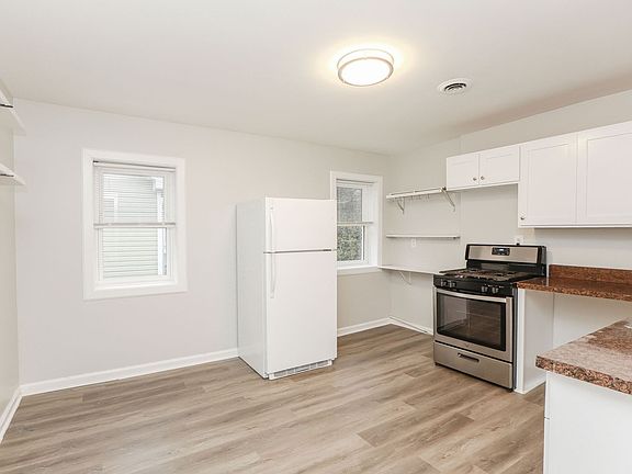 5th image of 422-424 W 30th St #424B