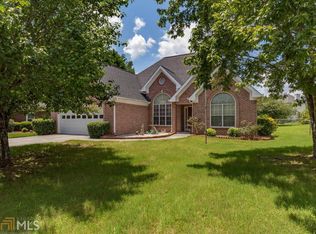 1992 Vintage Oaks Dr, Loganville, GA 30052