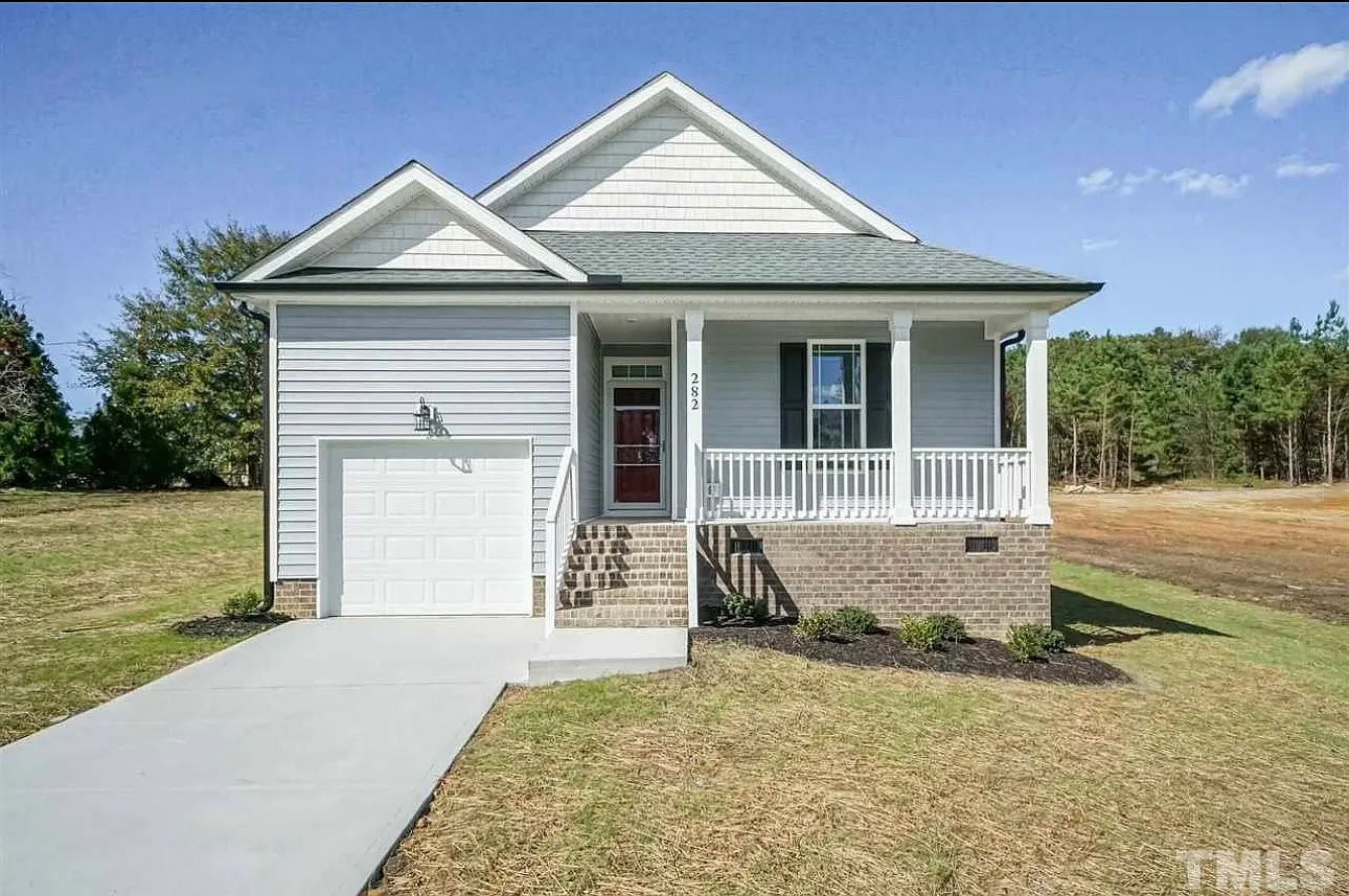 3 bed, 1345 sqft, $1,750 — Photo 2