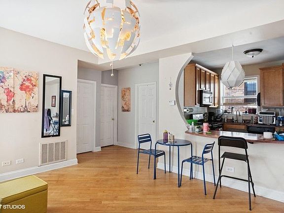4th image of 4654 N Saint Louis Ave APT 3F