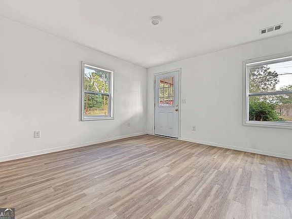 4th image of 7 Heard St NE