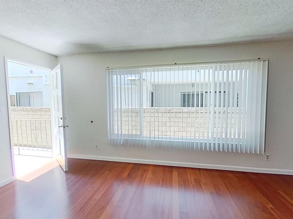 1st image of 12621 Caswell Ave APT 4