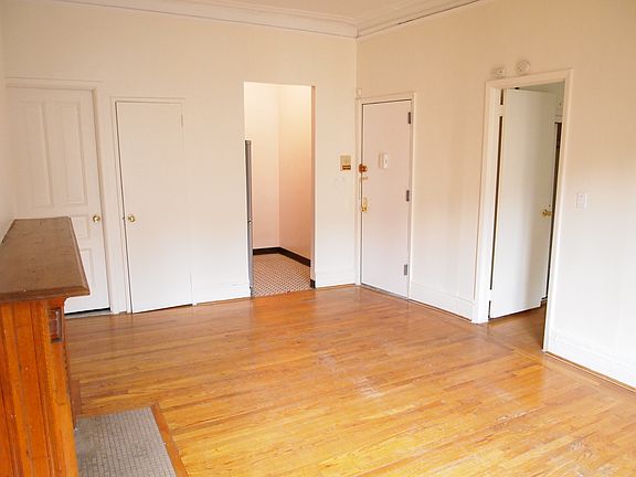 3rd image of 145 W 80th St