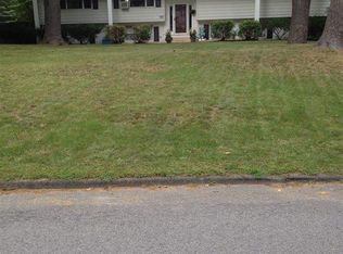 3 S Hollow Dr, Ballston Lake, NY 12019