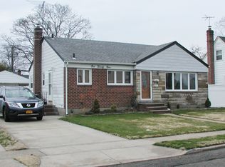 129 Margaret Dr, East Meadow, NY 11554