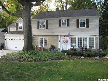 1st image of 450 Parklawn Dr