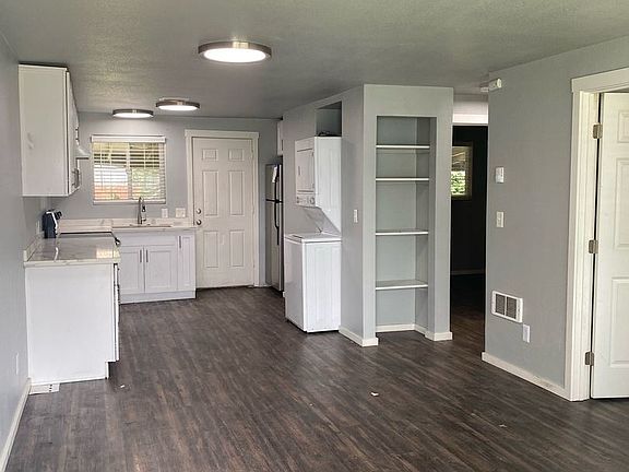 5th image of 510 N Division St #12097458