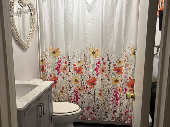 5th image of 620 W Georgia St