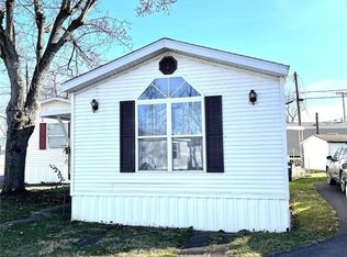 2929 Schoolhouse Ln, Dayton, OH 45439