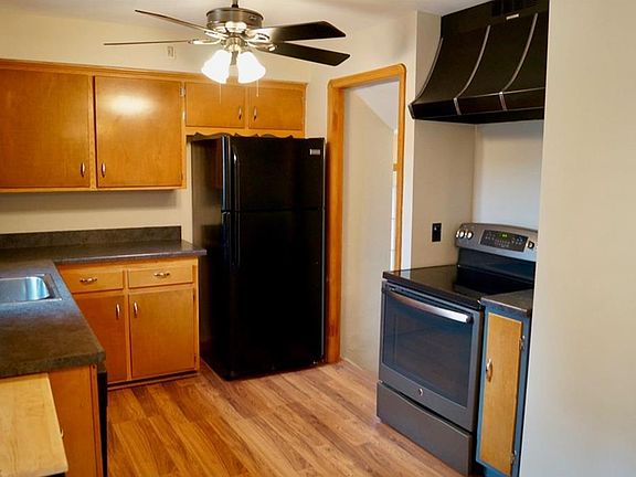 4th image of 7607 Pelham Dr
