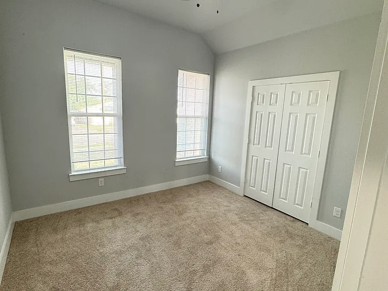 3115 Prairie Ave — Photo 5