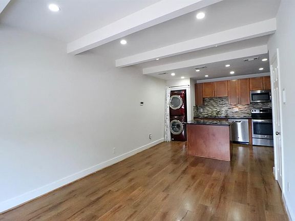 2nd image of 5929 Queensloch Dr APT 122