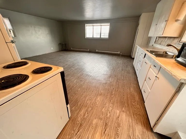 1901 1/2 S Federal Way — Photo 6
