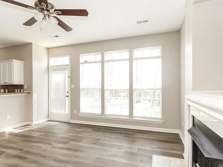 6116 Red Clover Ln — Photo 5