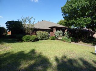 460 Derby Ln, Desoto, TX 75115