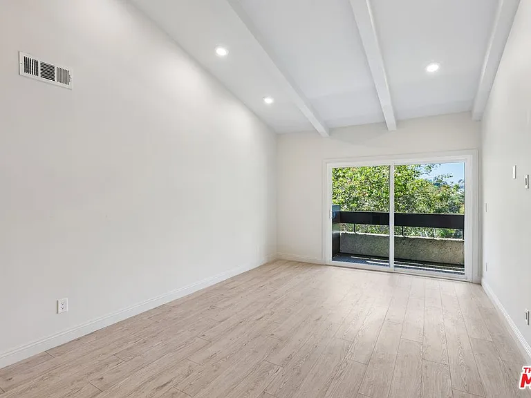 2700 Cahuenga Blvd E #4313 — Photo 2