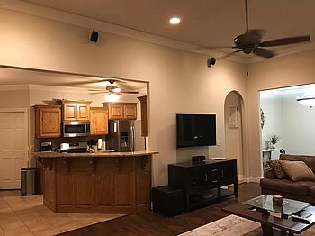 2nd image of 302 W Camelot Dr